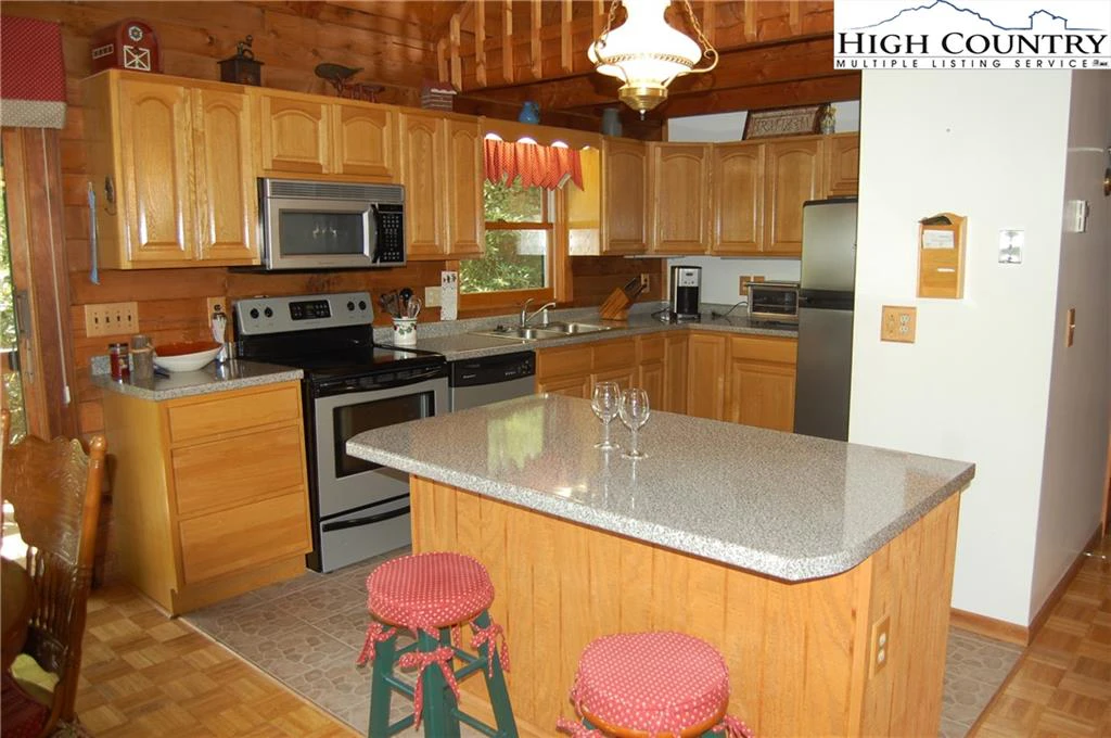 Image number 5 for the current listing