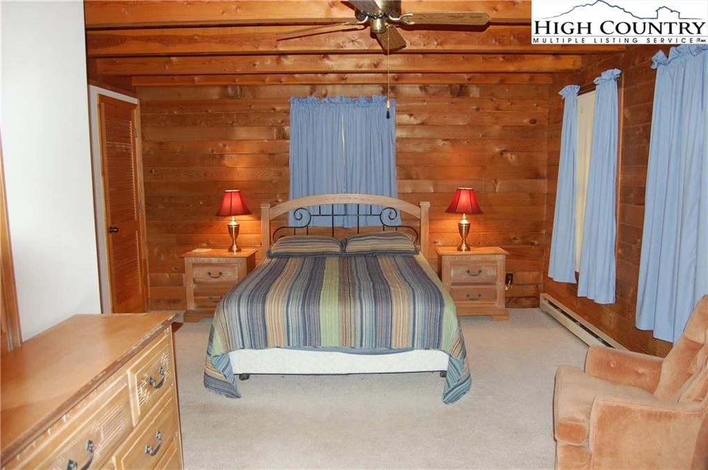 Image number 4 for the current listing