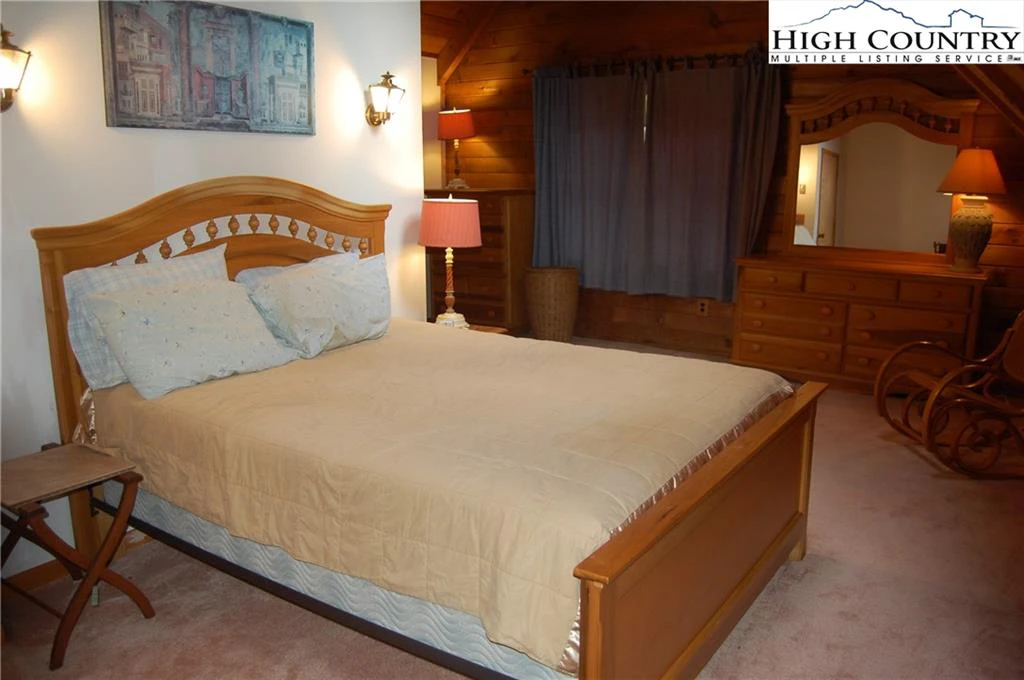 Image number 21 for the current listing