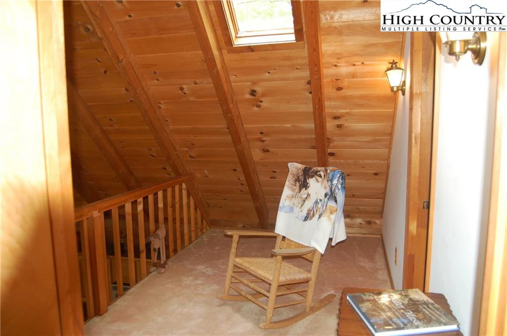 Image number 20 for the current listing