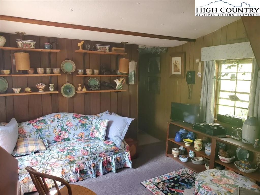 Image number 12 for the current listing