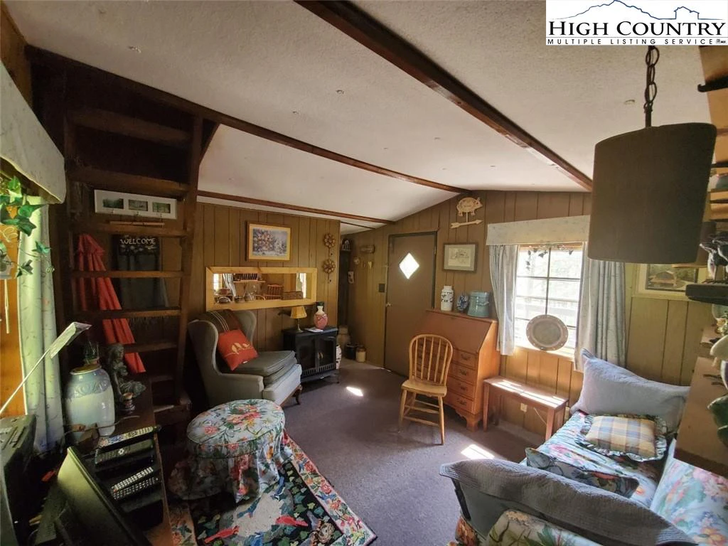 Image number 11 for the current listing