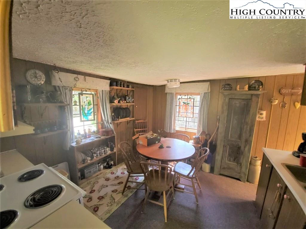 Image number 10 for the current listing