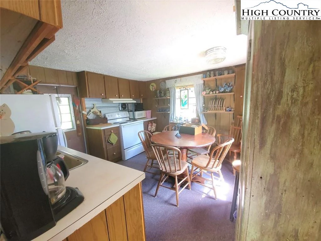 Image number 9 for the current listing