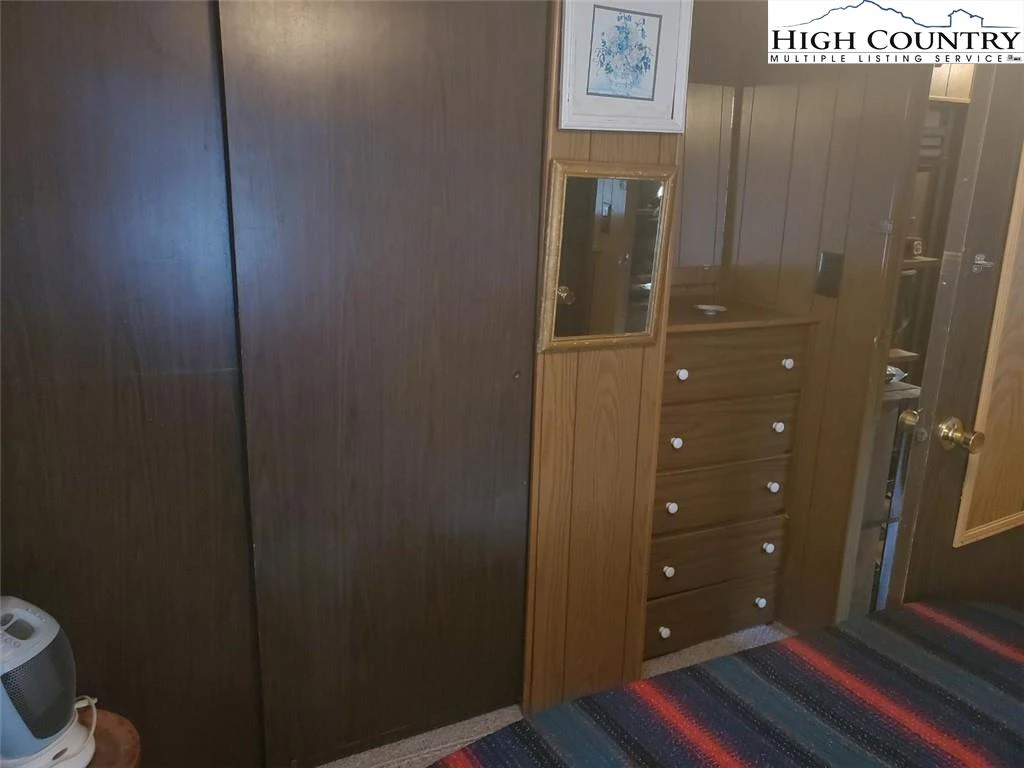 Image number 7 for the current listing