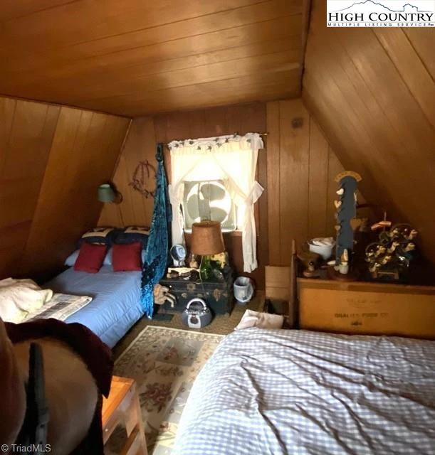 Image number 4 for the current listing