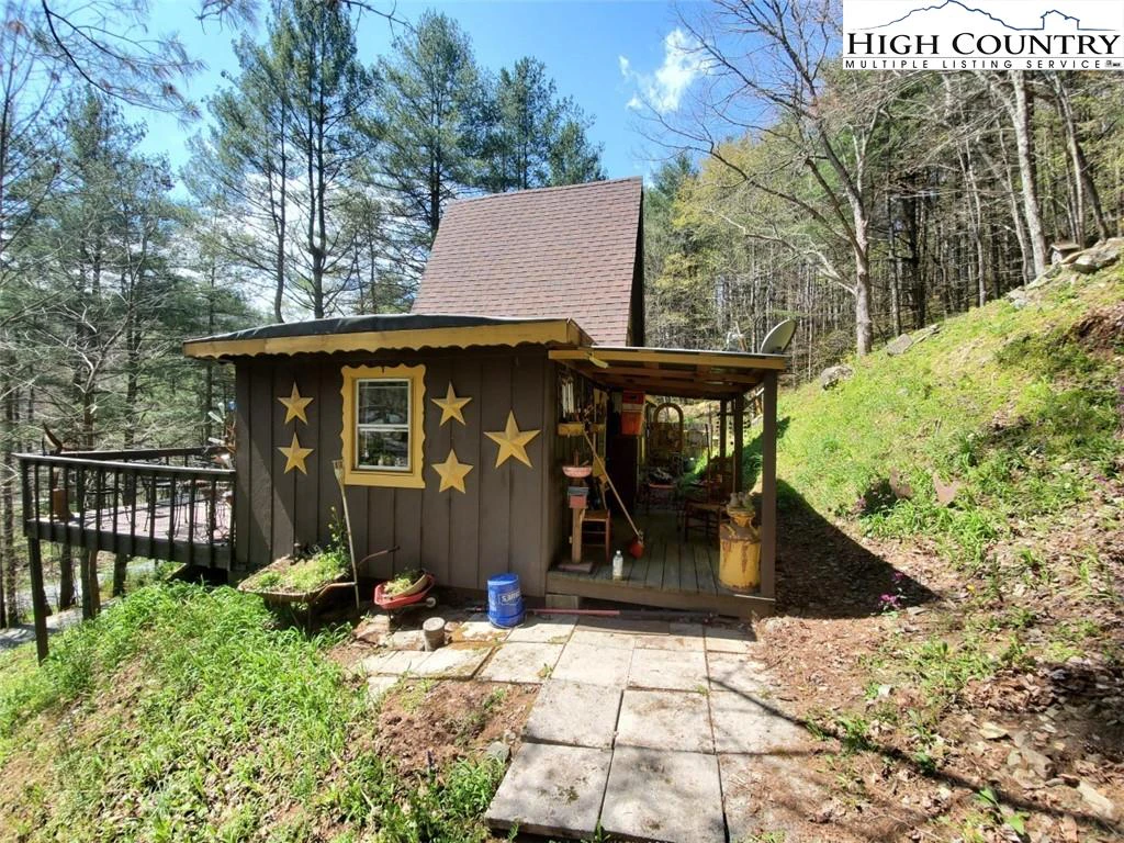 Image number 22 for the current listing
