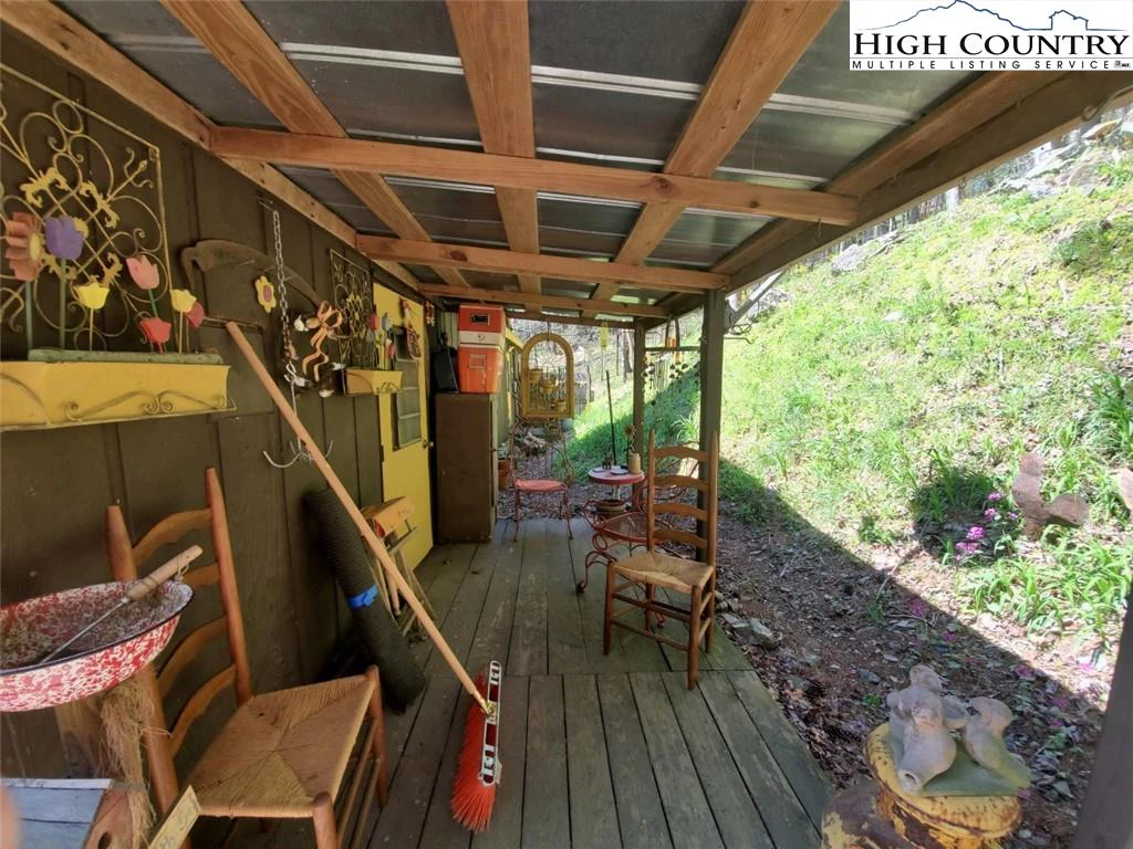 Image number 21 for the current listing