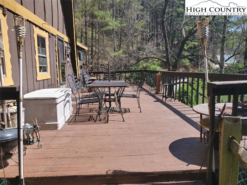 Image number 20 for the current listing