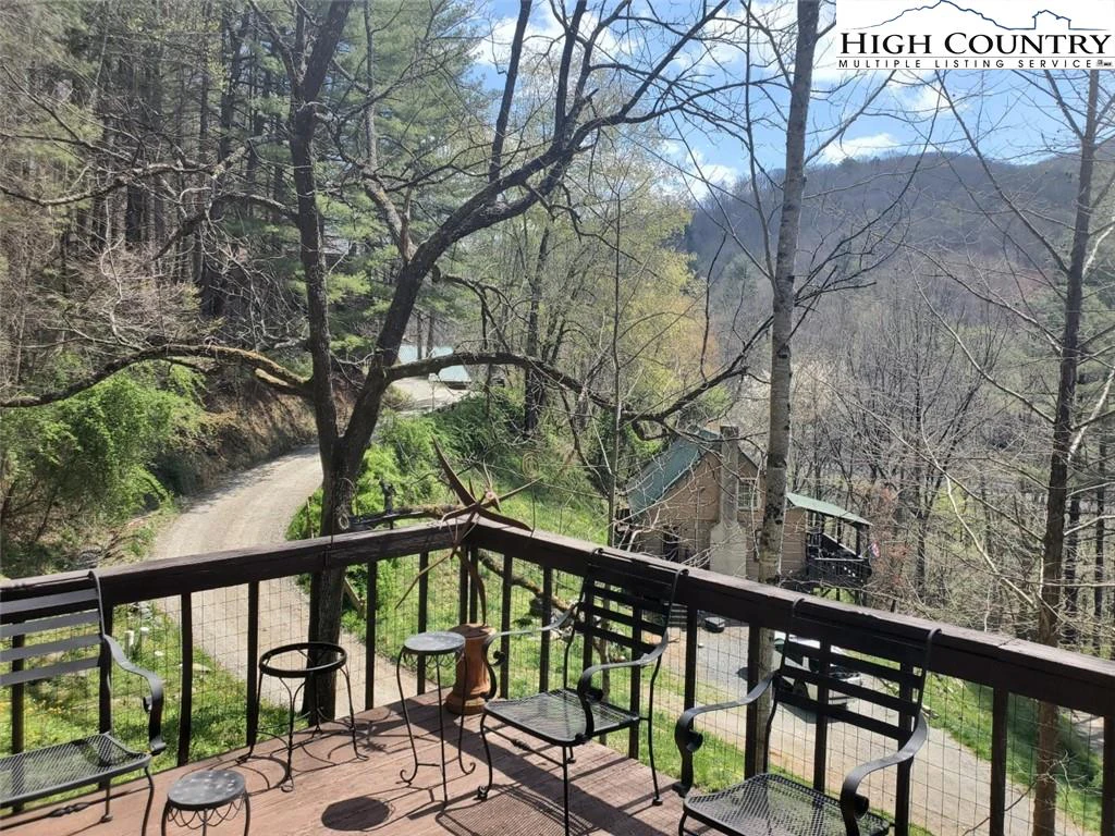 Image number 19 for the current listing