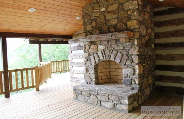 Image number 8 for the current listing