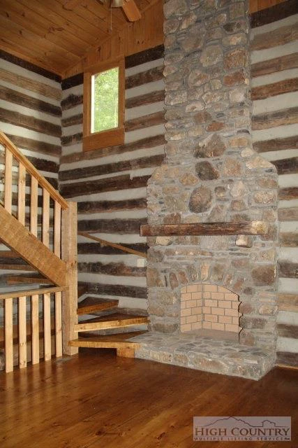 Image number 5 for the current listing