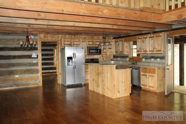 Image number 4 for the current listing