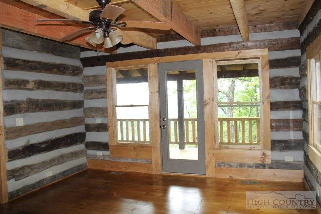 Image number 3 for the current listing