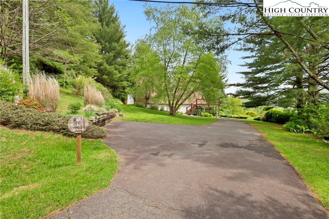 Image number 15 for the current listing