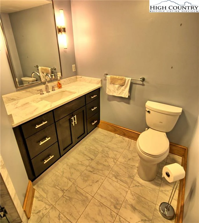 Image number 9 for the current listing
