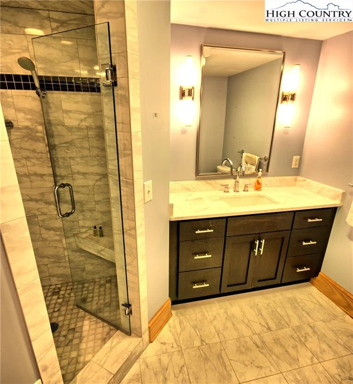 Image number 8 for the current listing