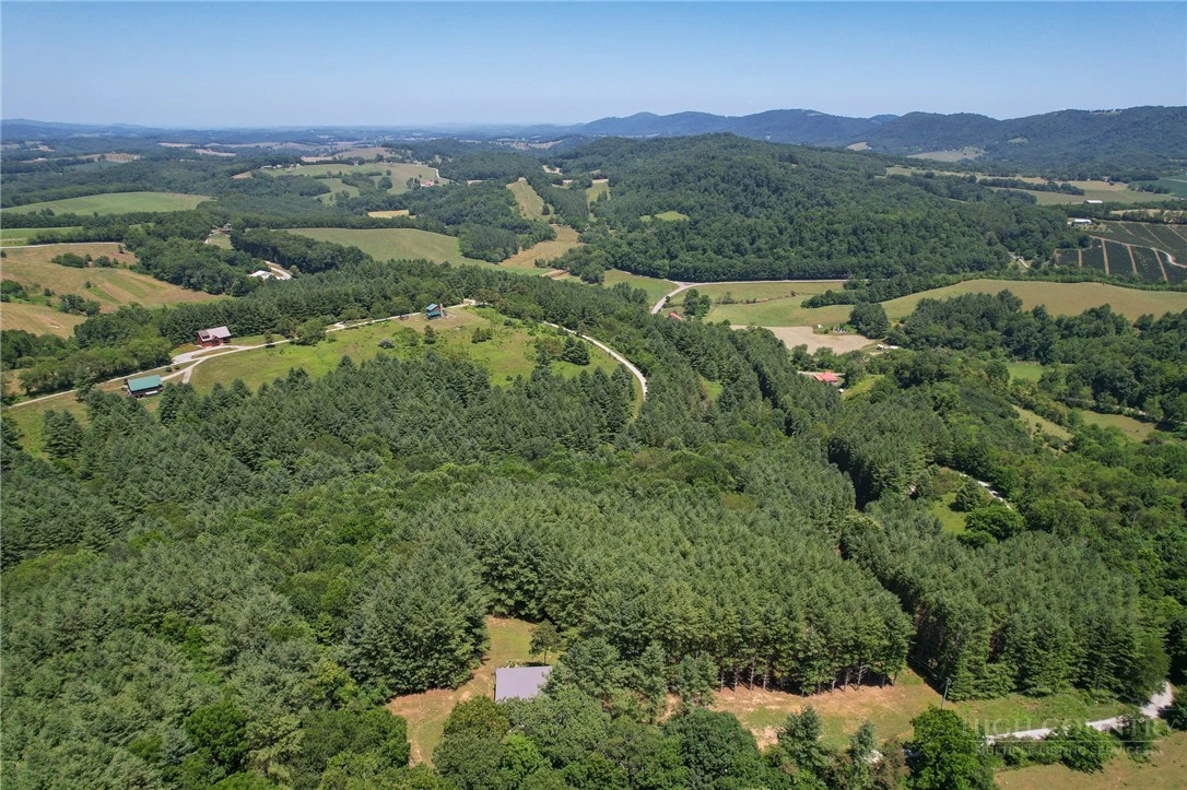 Image number 14 for the current listing