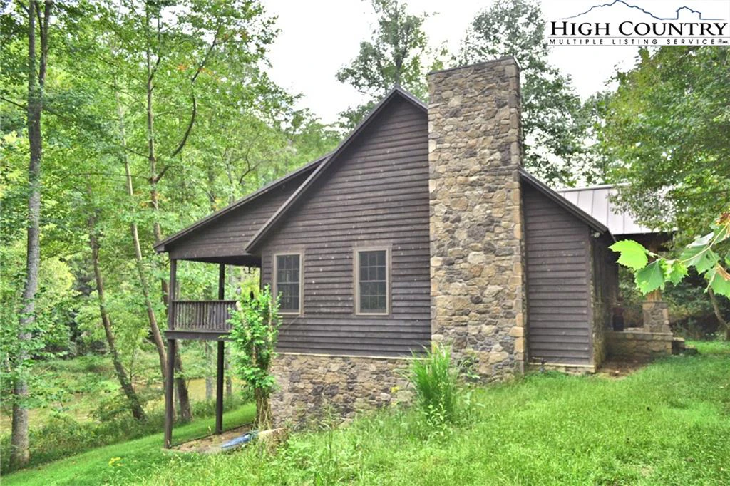 Image number 1 for the current listing