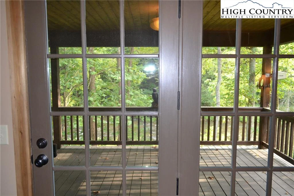 Image number 12 for the current listing