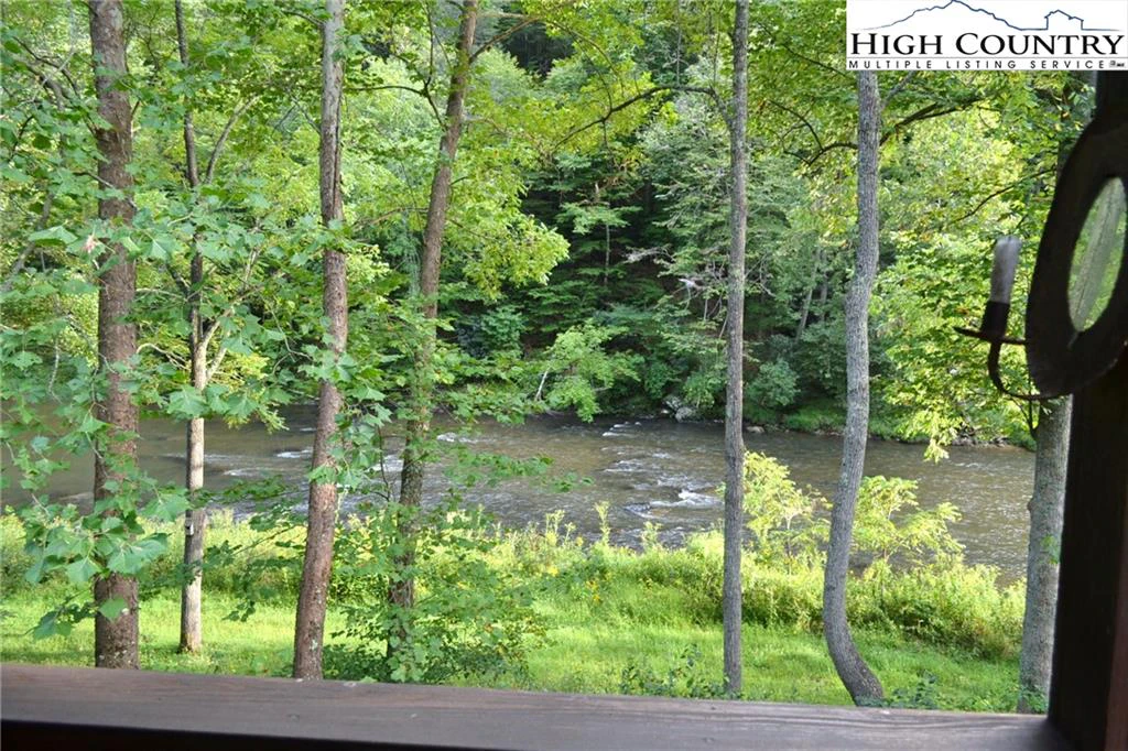 Image number 11 for the current listing
