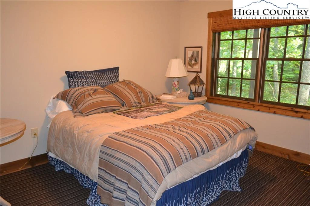Image number 10 for the current listing
