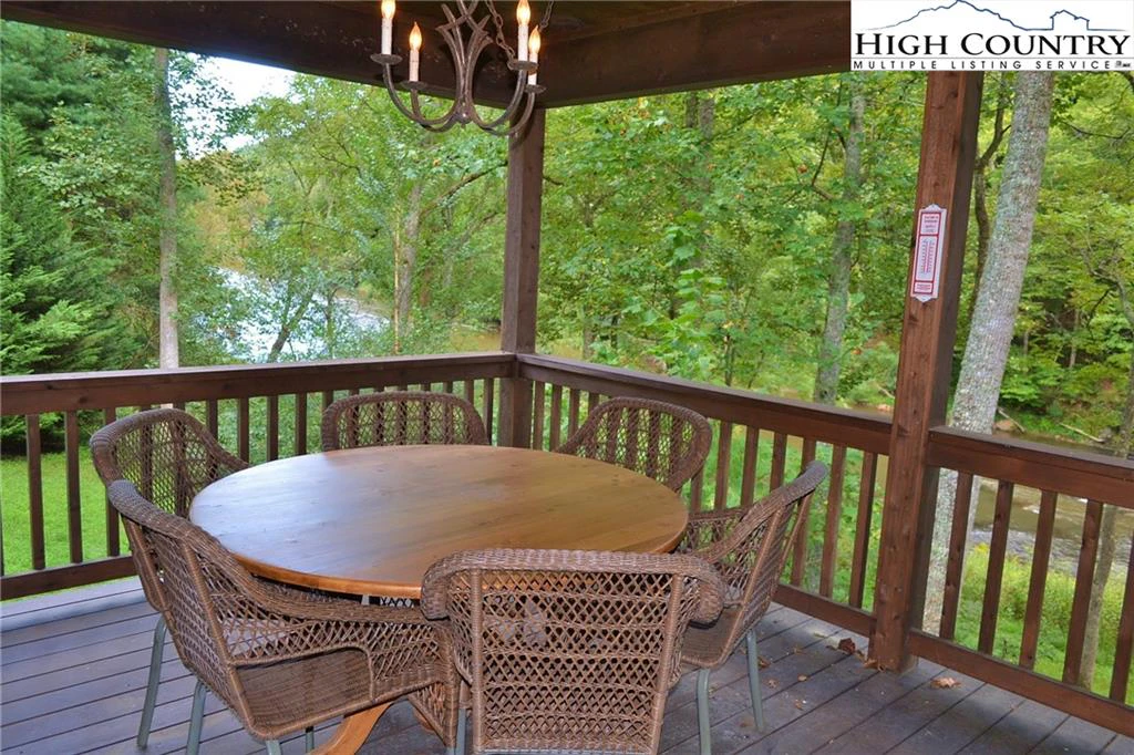 Image number 5 for the current listing