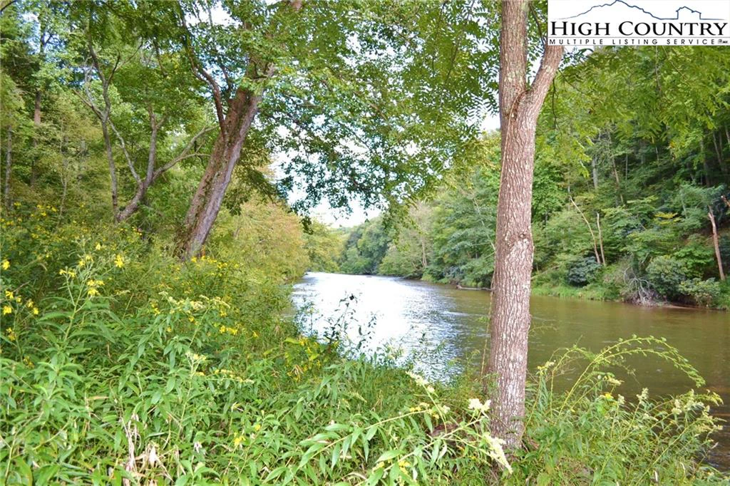 Image number 19 for the current listing