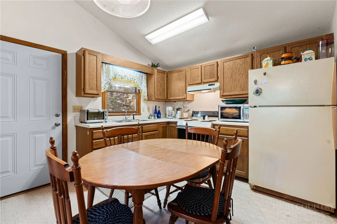 Image number 19 for the current listing