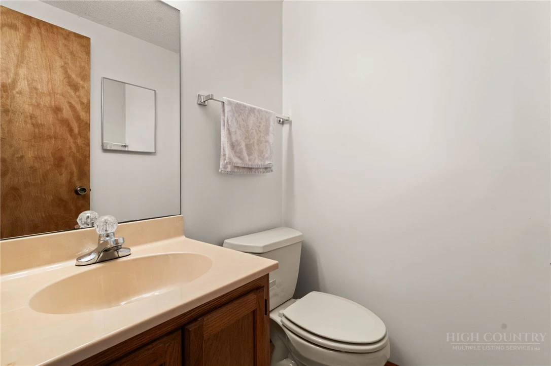 Image number 15 for the current listing