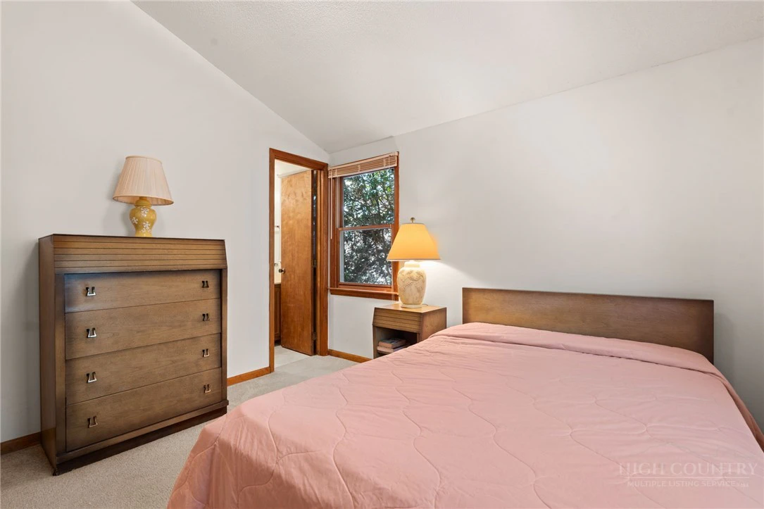 Image number 12 for the current listing
