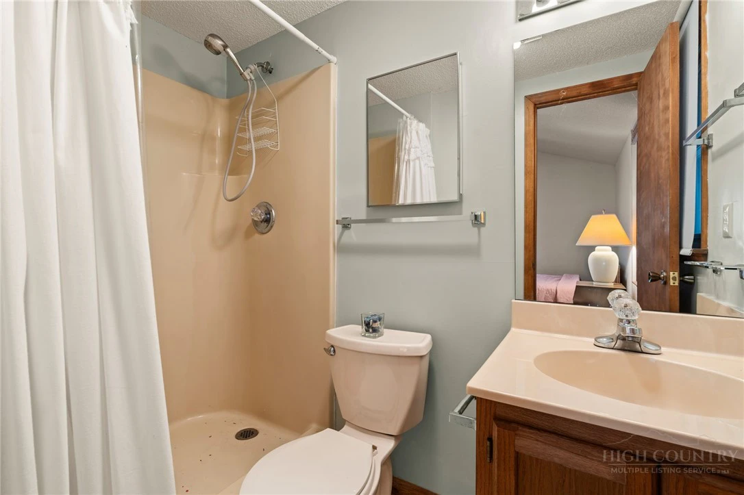 Image number 10 for the current listing