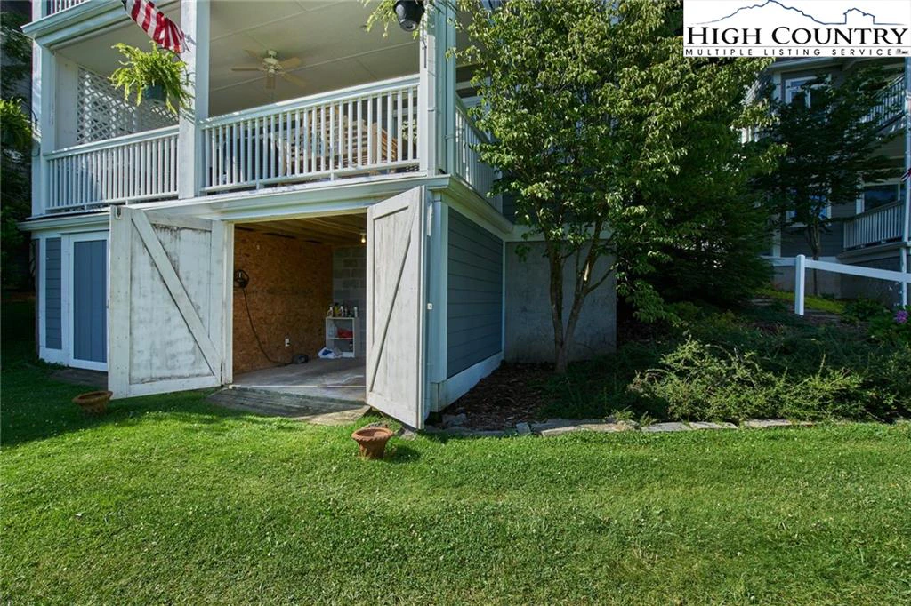 Image number 2 for the current listing