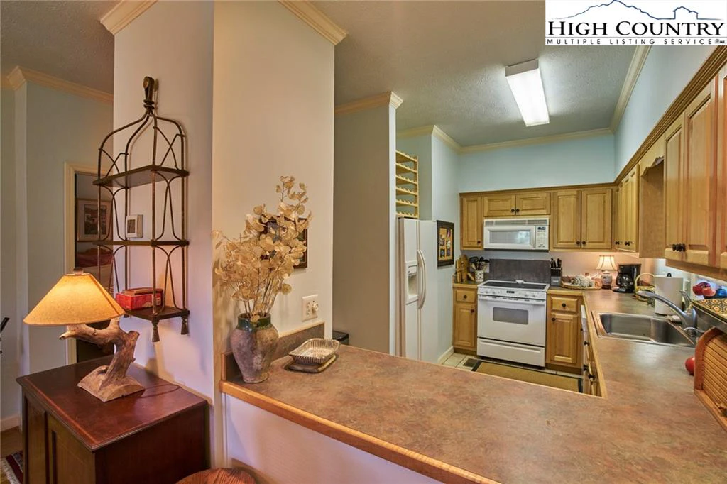 Image number 20 for the current listing