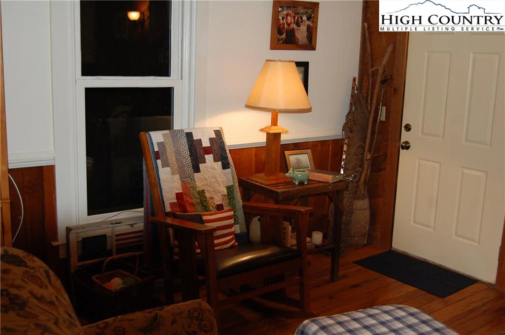 Image number 12 for the current listing