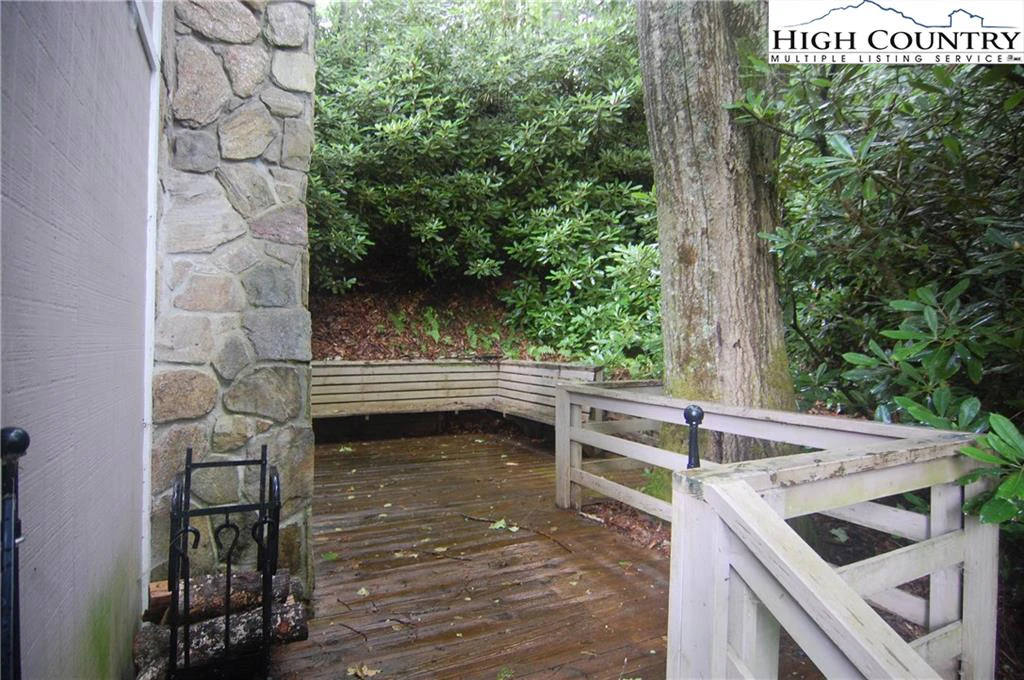 Image number 7 for the current listing