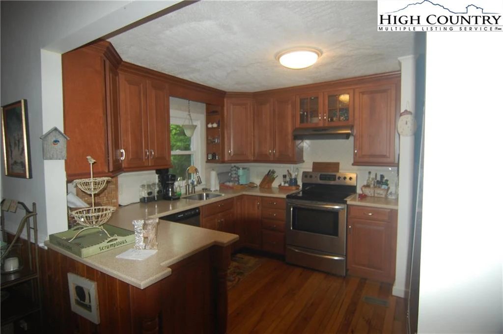 Image number 20 for the current listing