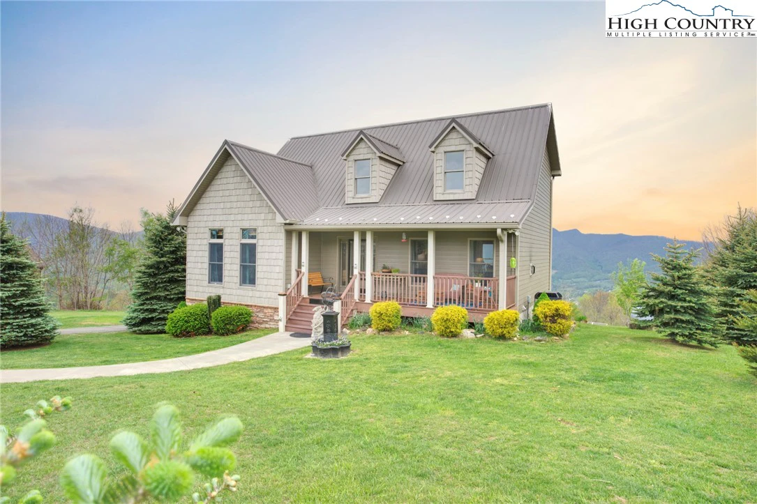 Image number 1 for the current listing