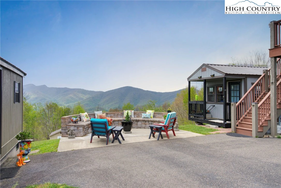 Image number 18 for the current listing