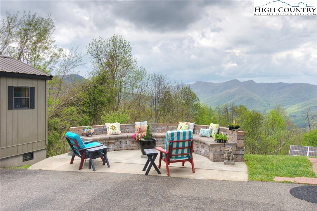 Image number 19 for the current listing