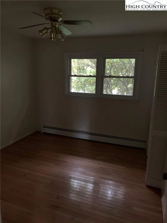Image number 9 for the current listing