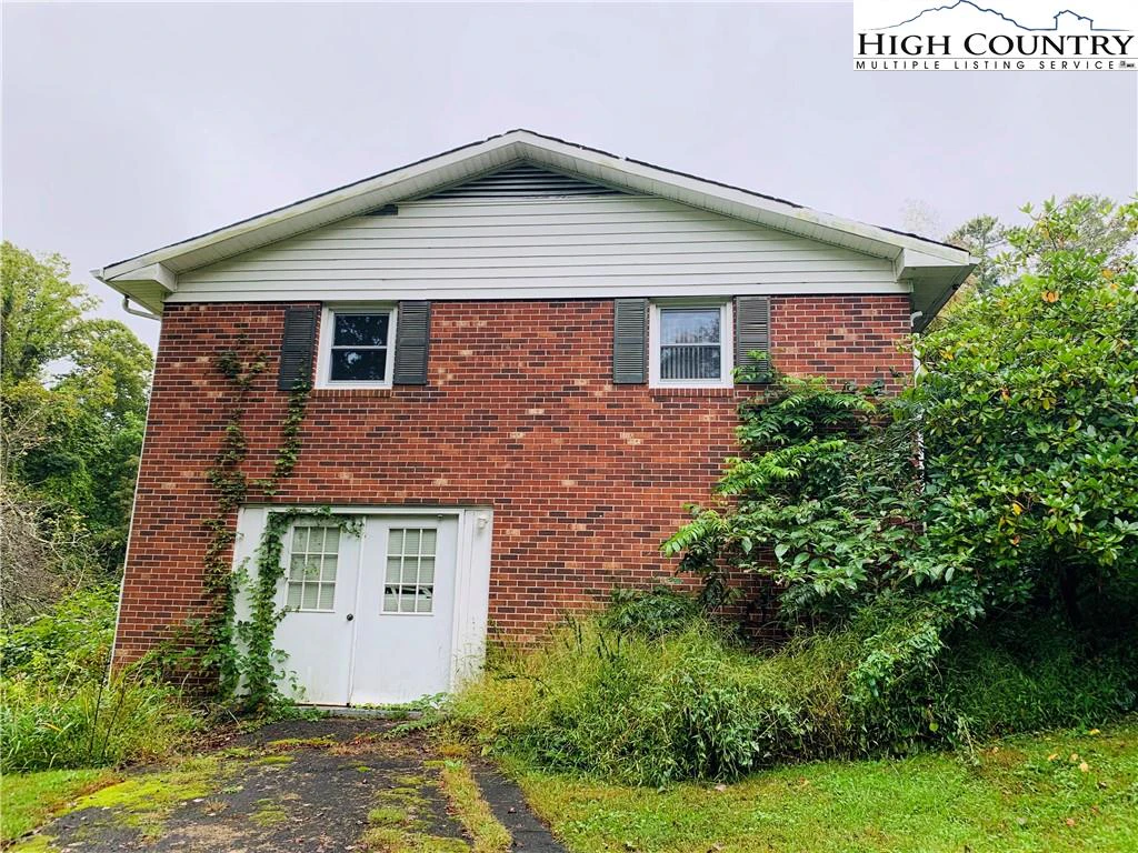 Image number 4 for the current listing