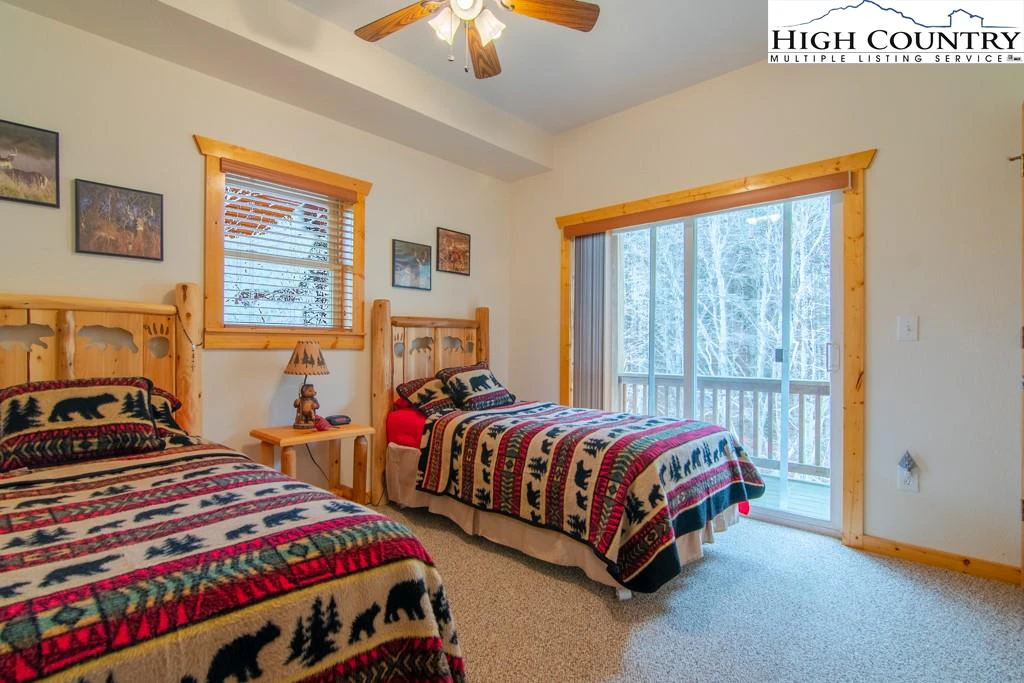 Image number 8 for the current listing