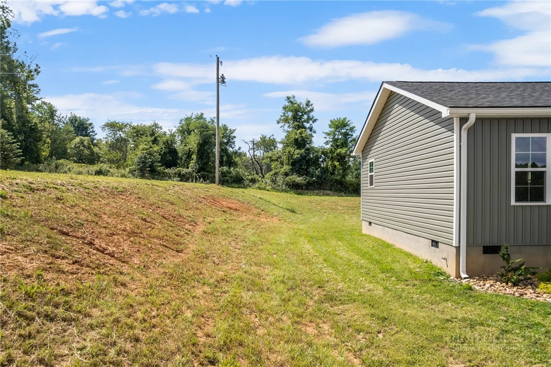 Image number 3 for the current listing