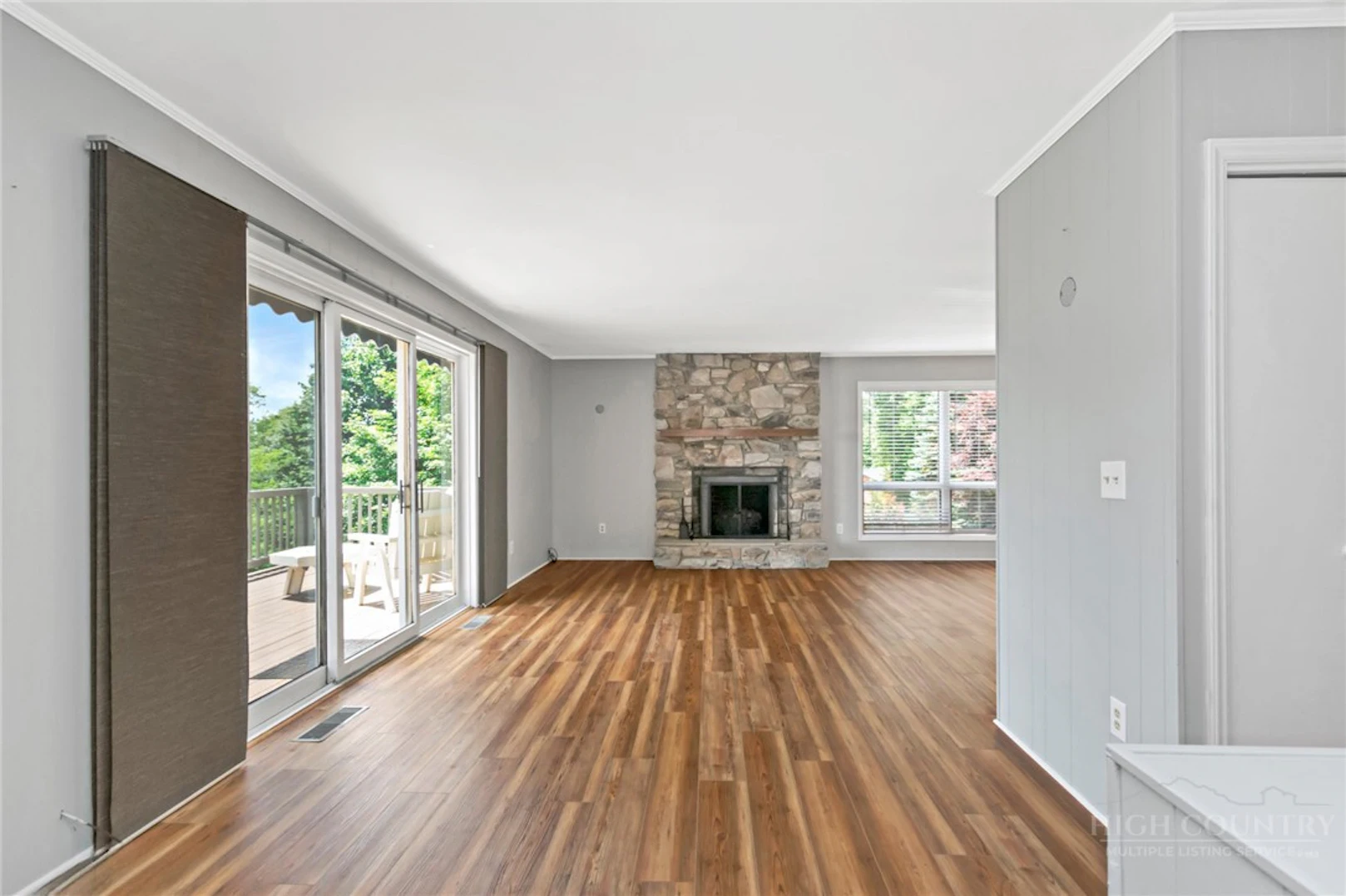 Image number 7 for the current listing