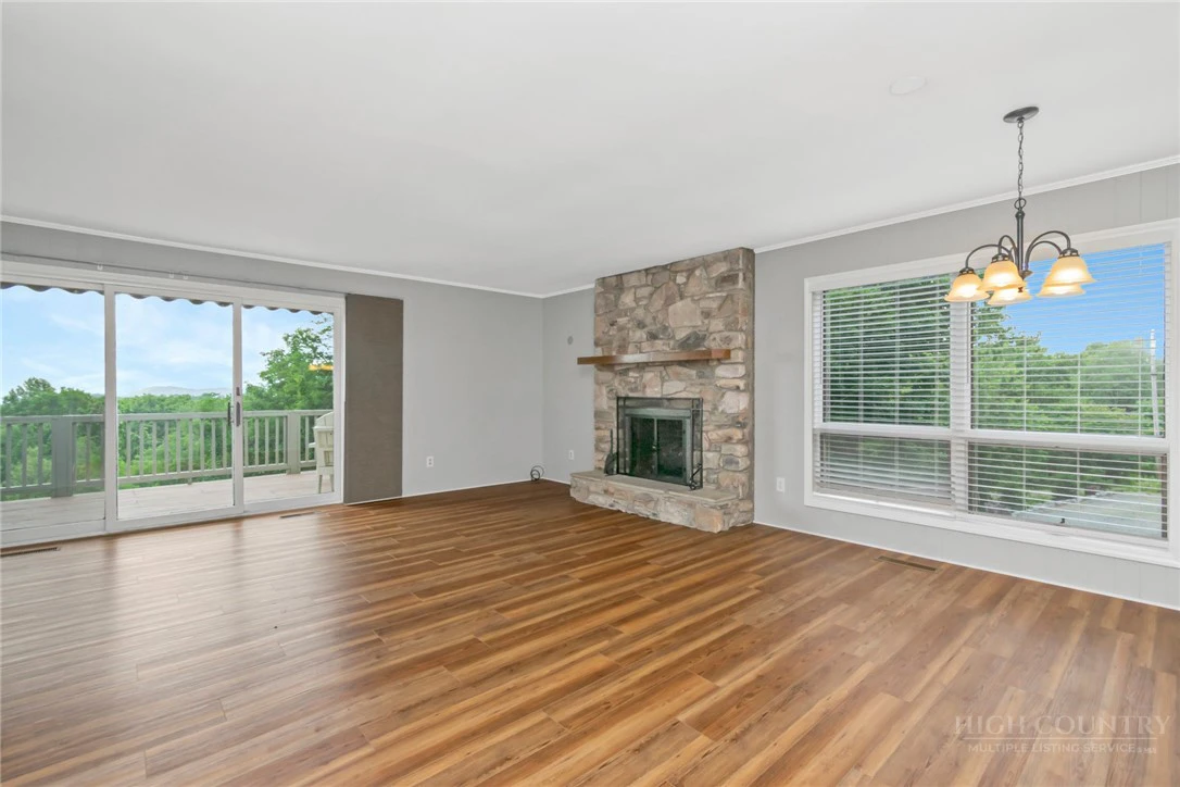 Image number 10 for the current listing