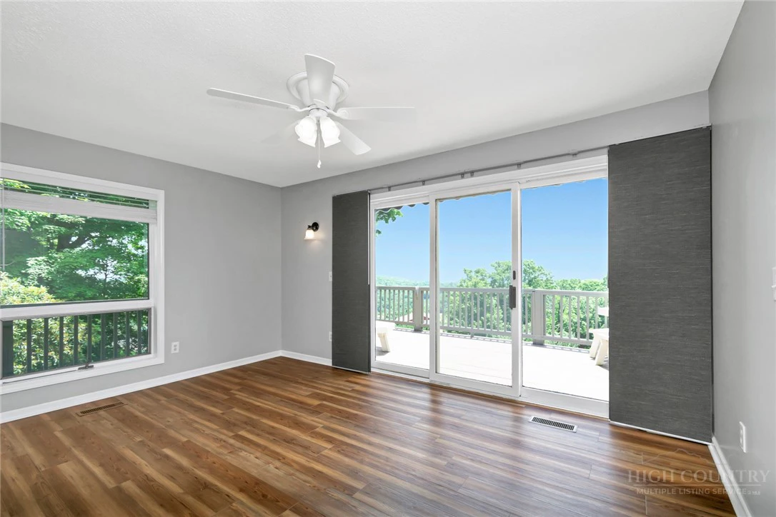 Image number 12 for the current listing