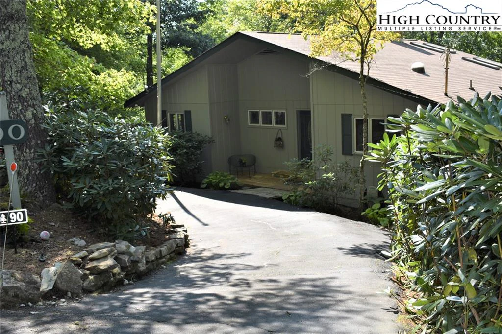 Image number 1 for the current listing
