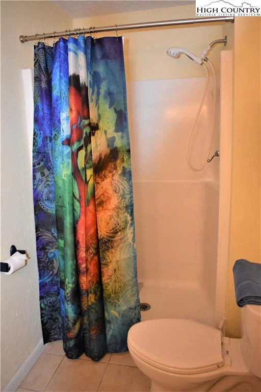 Image number 14 for the current listing