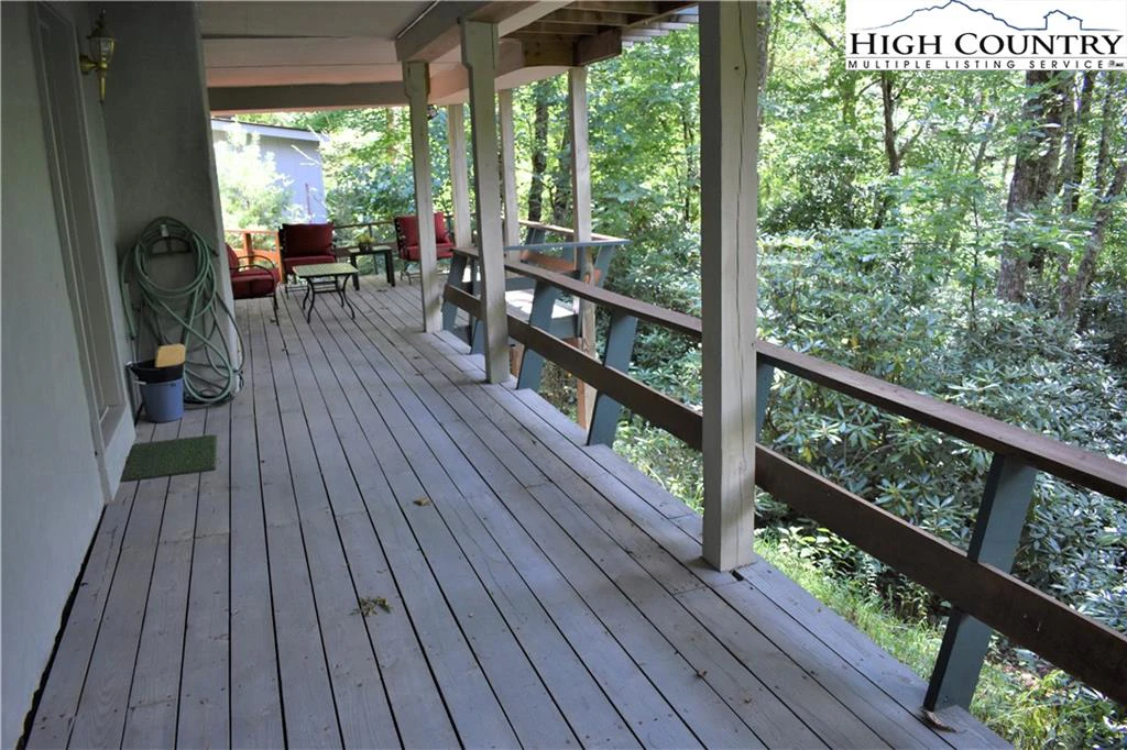 Image number 15 for the current listing